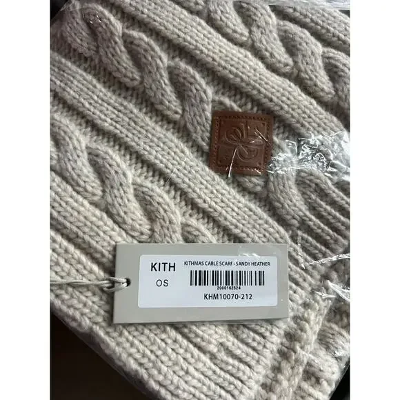 Kith Kithmas Cable Knit Scarf ブラウン A Closer Look at Kith & Giorgio Armani: The Archetype